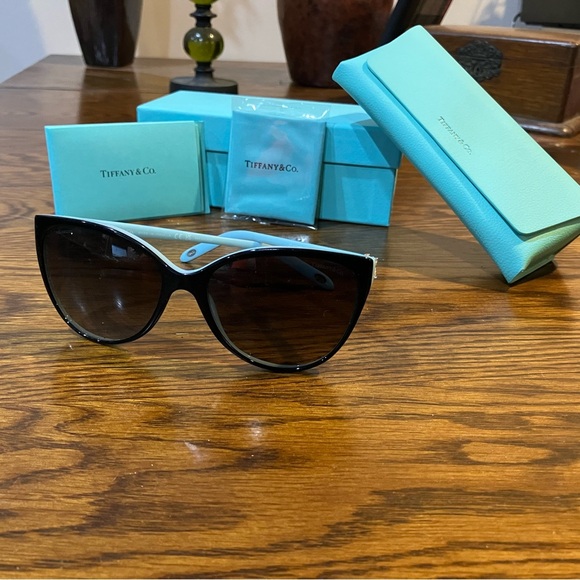 Tiffany & Co Cat-Eye Crystal Sunglasses Blk Diamond-Style EUC TF4089B - Picture 11 of 11